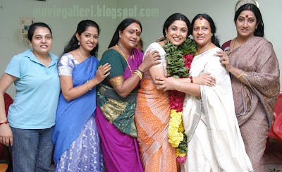 Athipookal Serial Actress