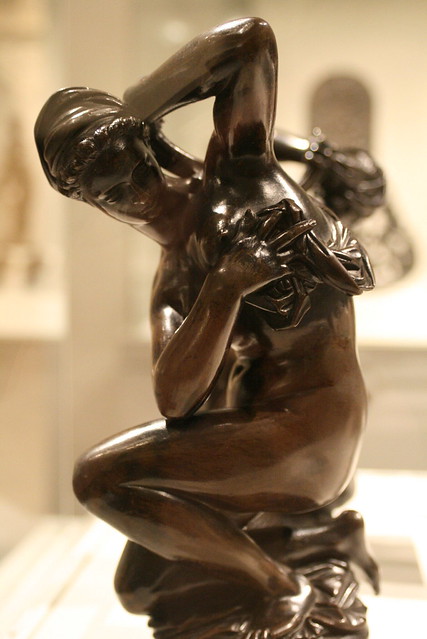 Crouching Venus Sculpture