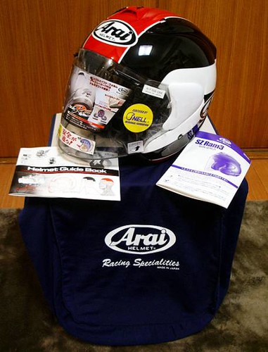 Helmet Arai Taira