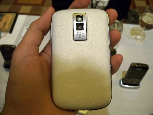 Bb Bold 9000 White