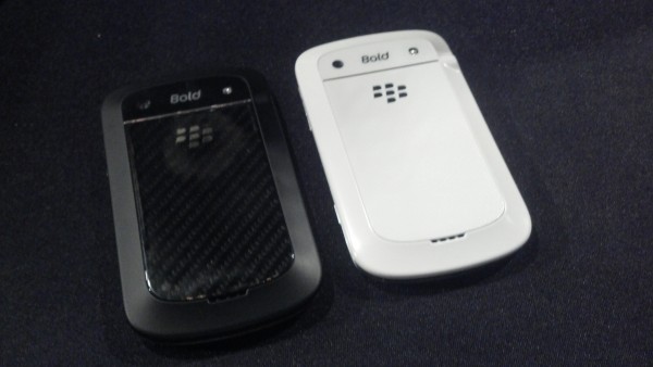 Bb Bold 9900 White Vs Black