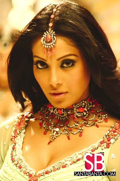 Bipasha Basu Pics