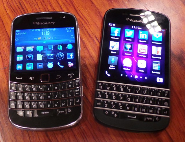 Blackberry Q10 Vs Bold 9900