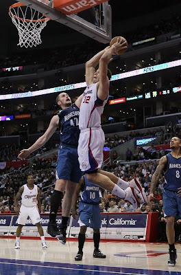 Blake Griffin Dunking Pictures