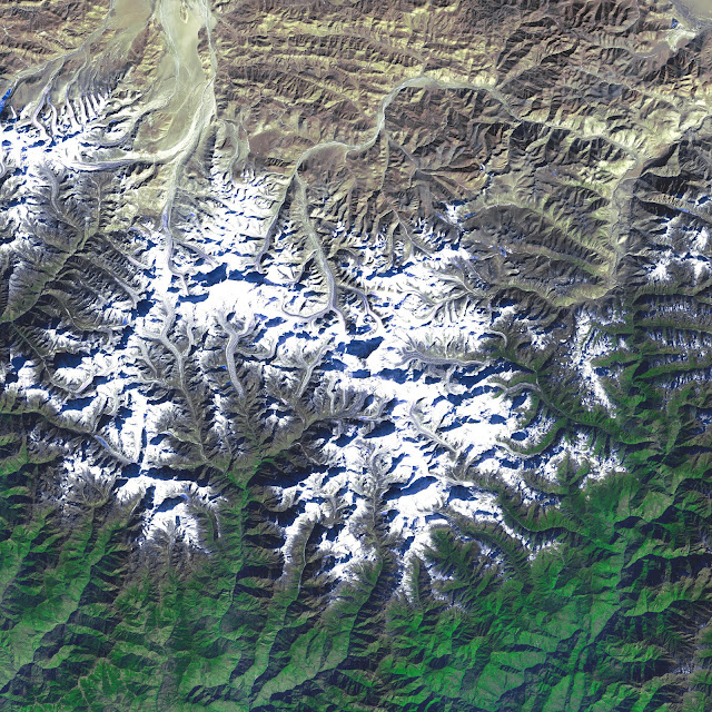 Can You See Mount Everest From Space