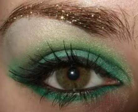 Dark Green Eyeshadow Makeup
