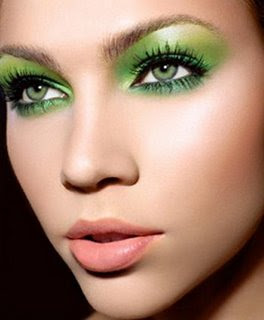 Dark Green Eyeshadow Makeup