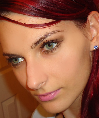Dark Hair Green Eyes Makeup