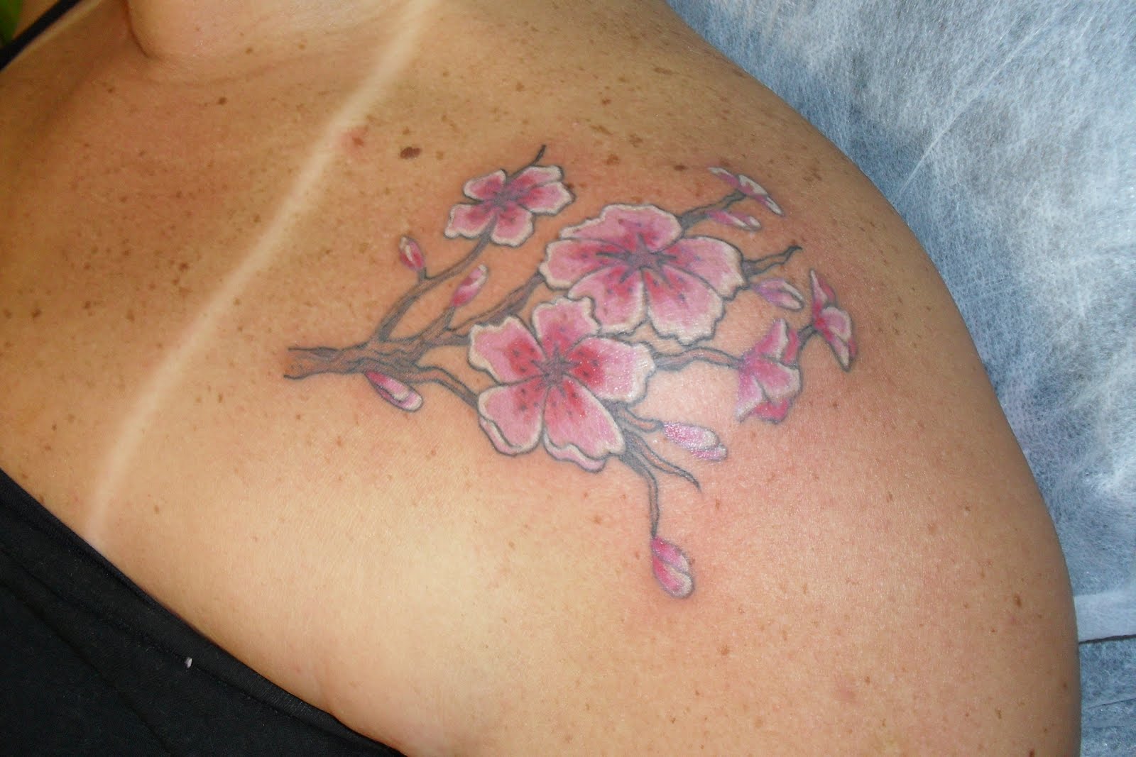 Flor De Cerejeira Tattoo