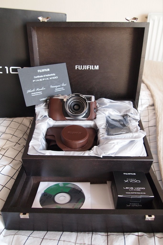 Fuji X100 Black Limited Edition Review