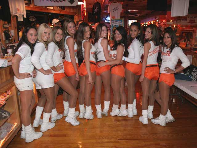 Hooters Restaurant Girls