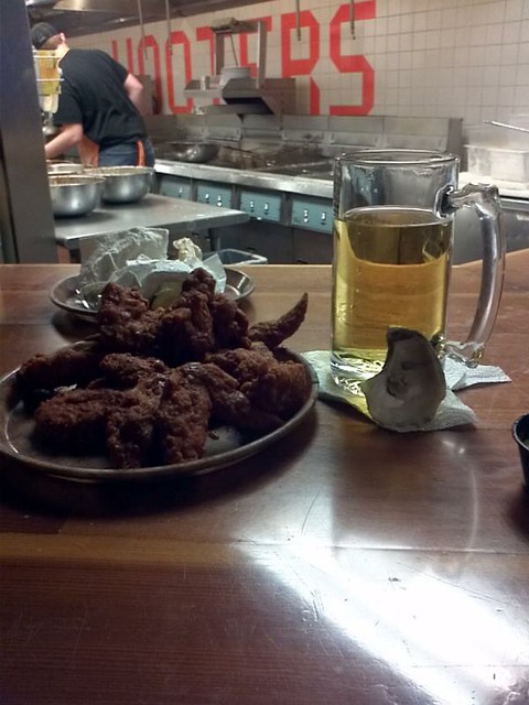 Hooters Wings And Beer