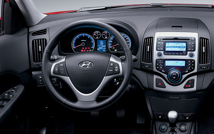 Hyundai Elantra 2012 Review