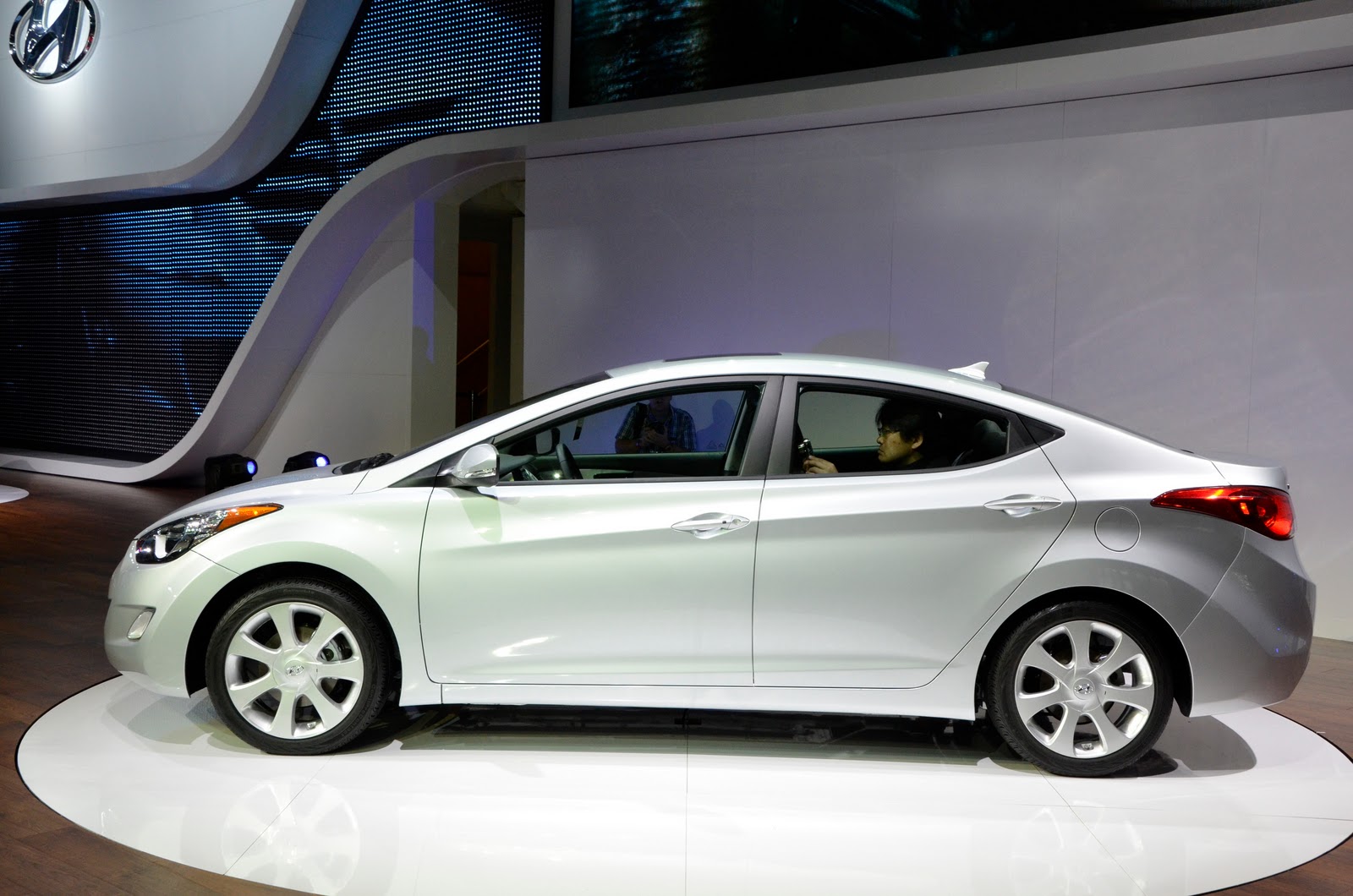 Hyundai Elantra 2012 Review Malaysia