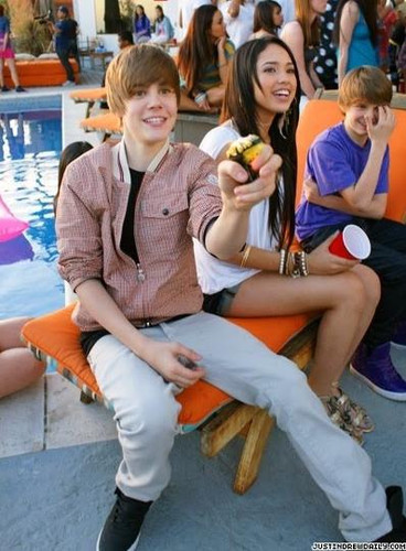 Jasmine Villegas And Justin Bieber 2013