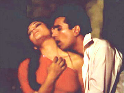 Juhi Chawla Hottest Scene