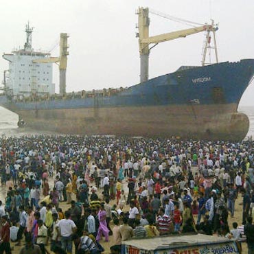 Juhu Beach Ship