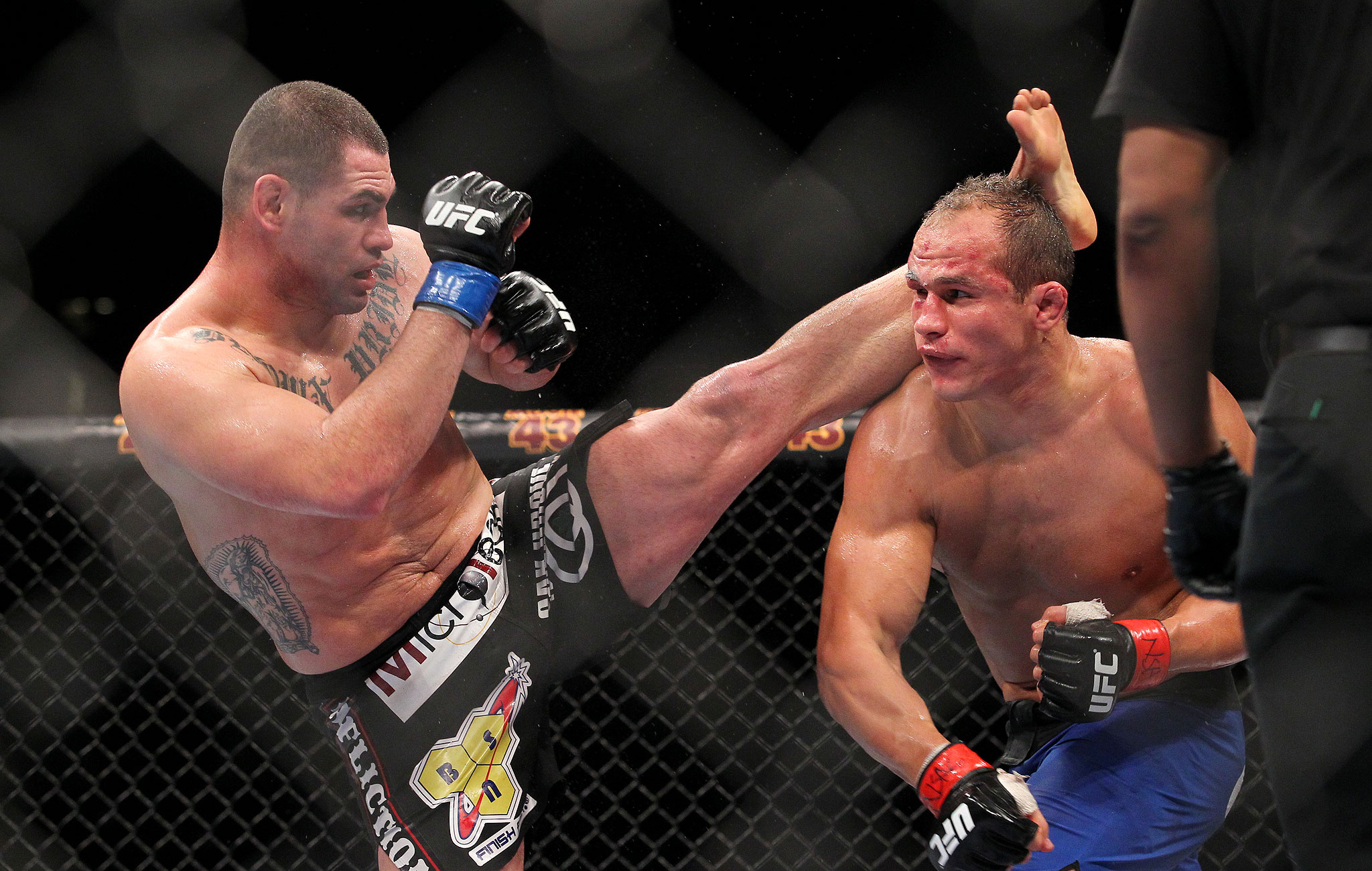 Junior Dos Santos Vs Cain Velasquez 2013