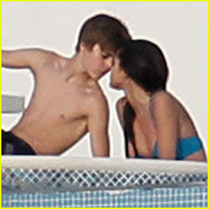 Justin Bieber And Selena Gomez Kissing