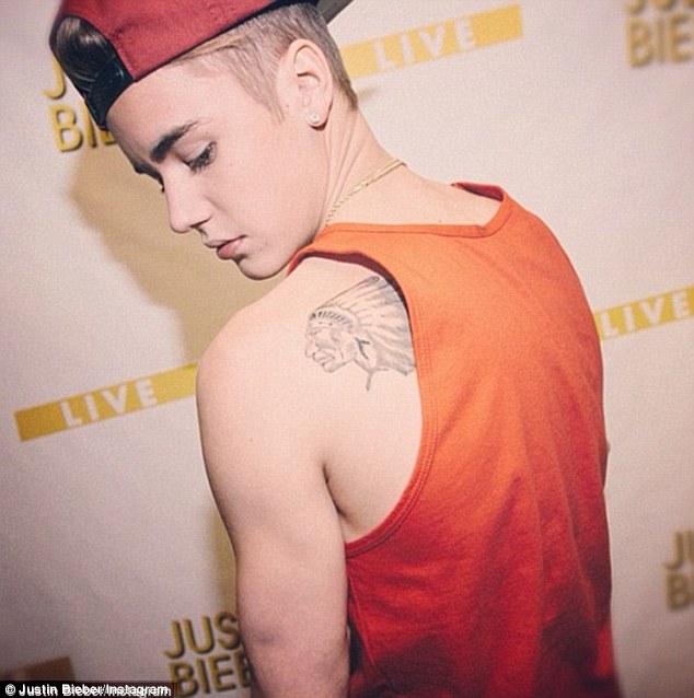 Justin Bieber Tattoo Jesus Hands