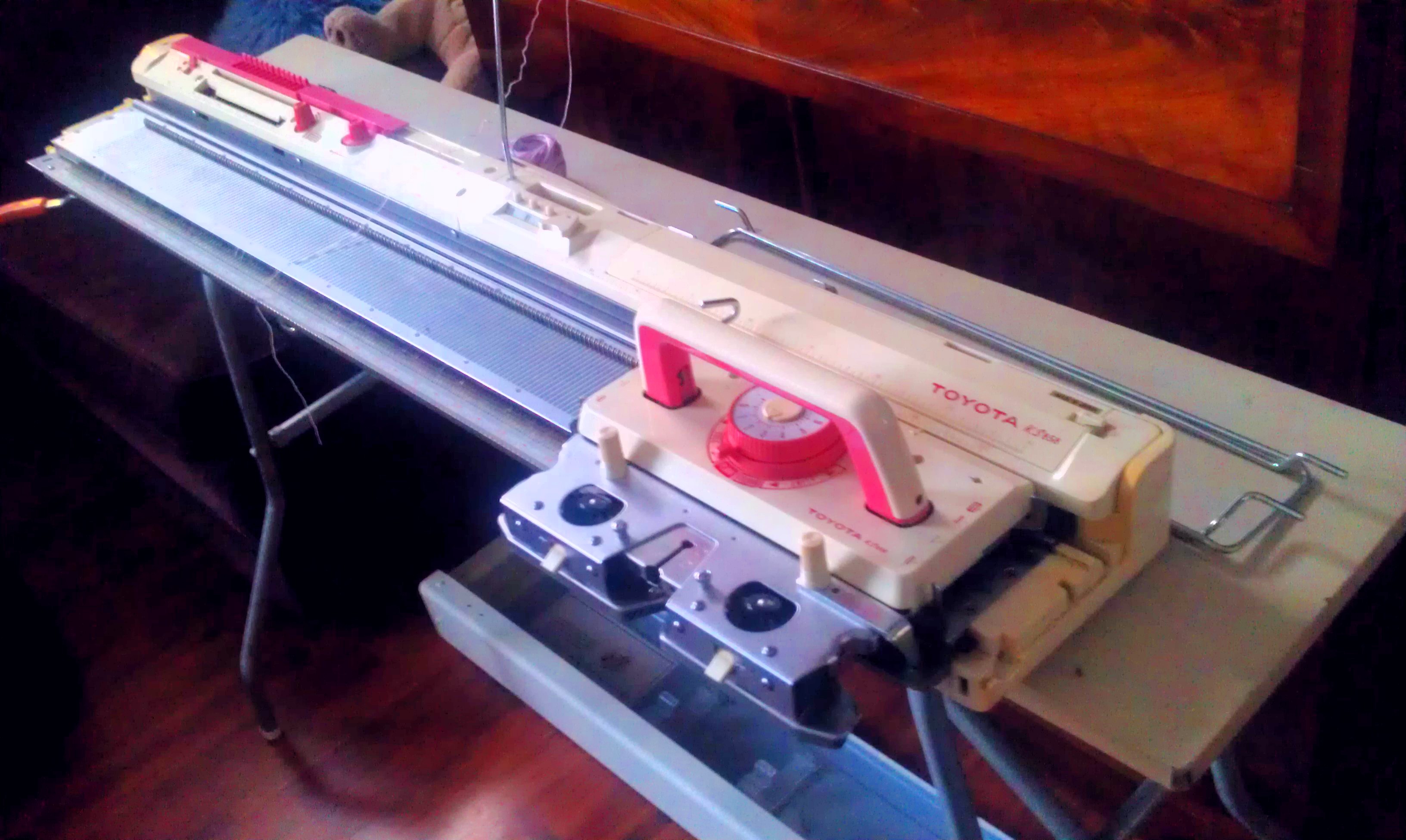 Knitting Machine