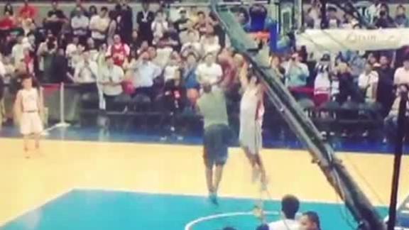 Kobe Paras Dunk