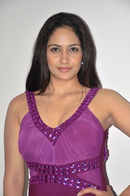 Komal Sharma Actress