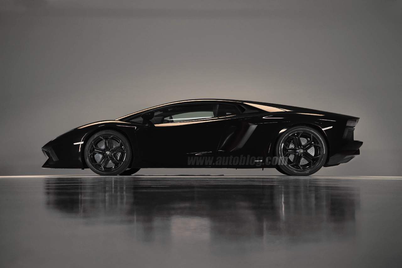 Lamborghini Aventador Black