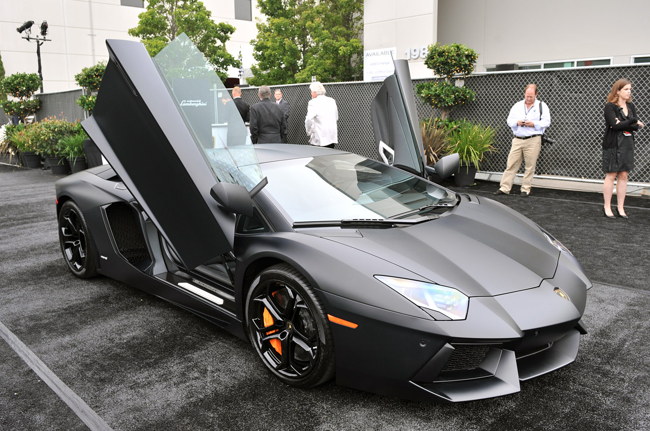 Lamborghini Aventador Blacked Out