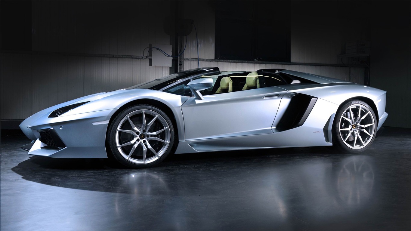 Lamborghini Aventador Roadster Wallpaper Hd