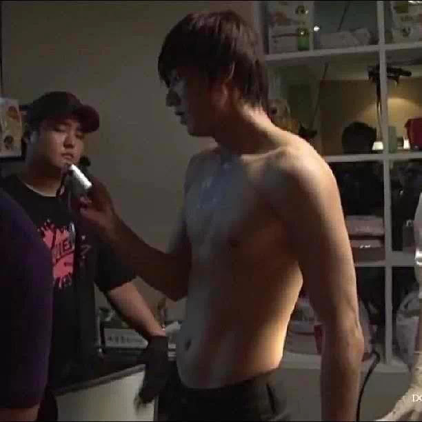 Lee Min Ho Shirtless Pictures