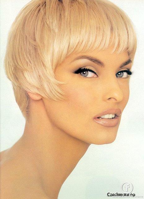 Linda Evangelista Nose