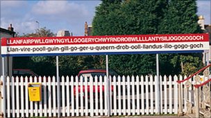 Llanfairpwllgwyngyllgogerychwyrndrobwllllantysiliogogogoch Train Station