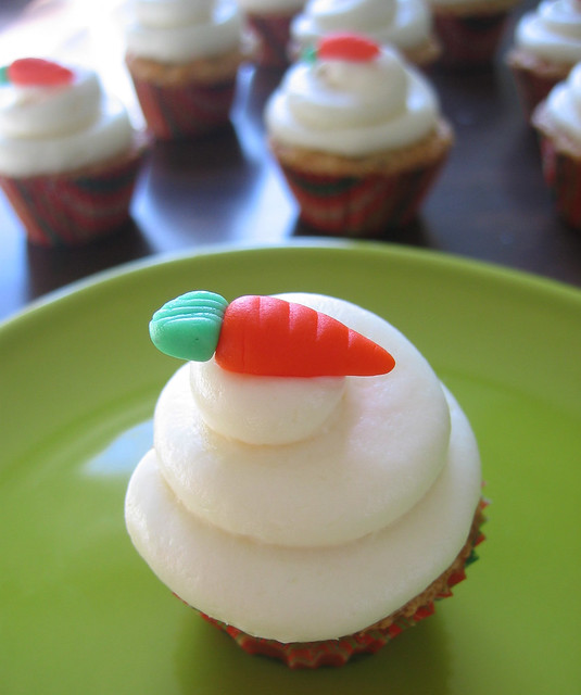 Mini Carrot Cake Cupcakes