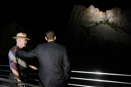 Mount Rushmore Pictures At Night