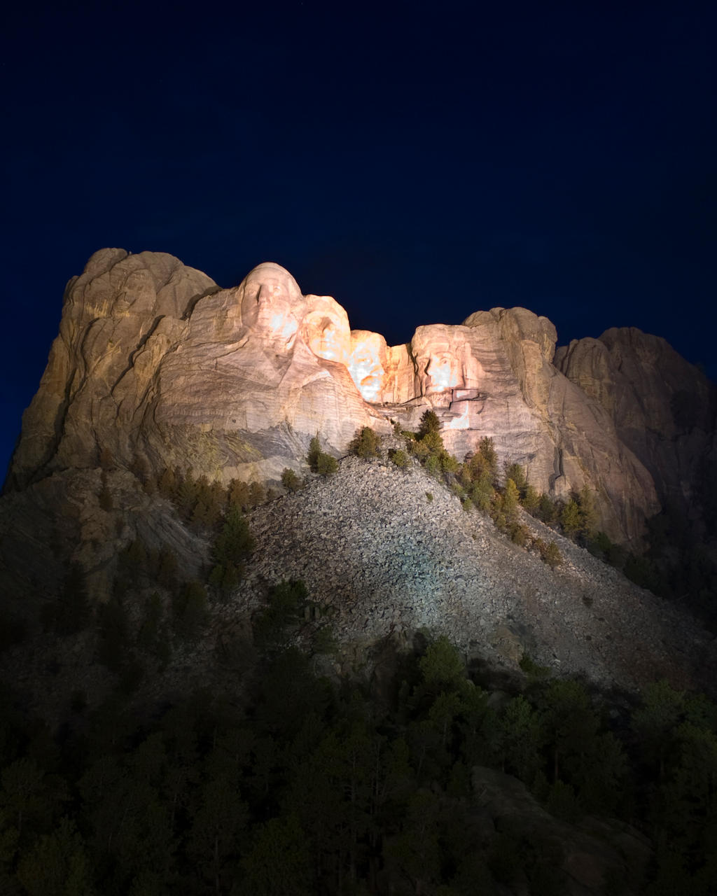 Mount Rushmore Pictures At Night